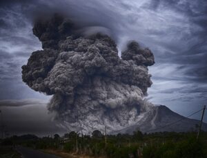 Pengertian Gunung Meletus Adalah