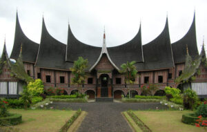 Rumah Adat Gadang dan keunikannya