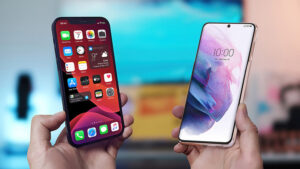 iPhone 12 vs Samsung Galaxy S21, Mana Yang Lebih Cepat Turun Harga