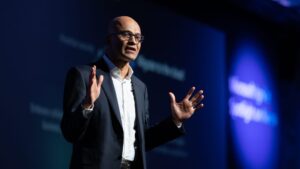 CEO Microsoft: Cortana, Siri & Google Assistant Bodoh Kayak Batu