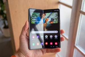 Samsung Jadi Brand Tersukses dengan Seri Foldable Phone