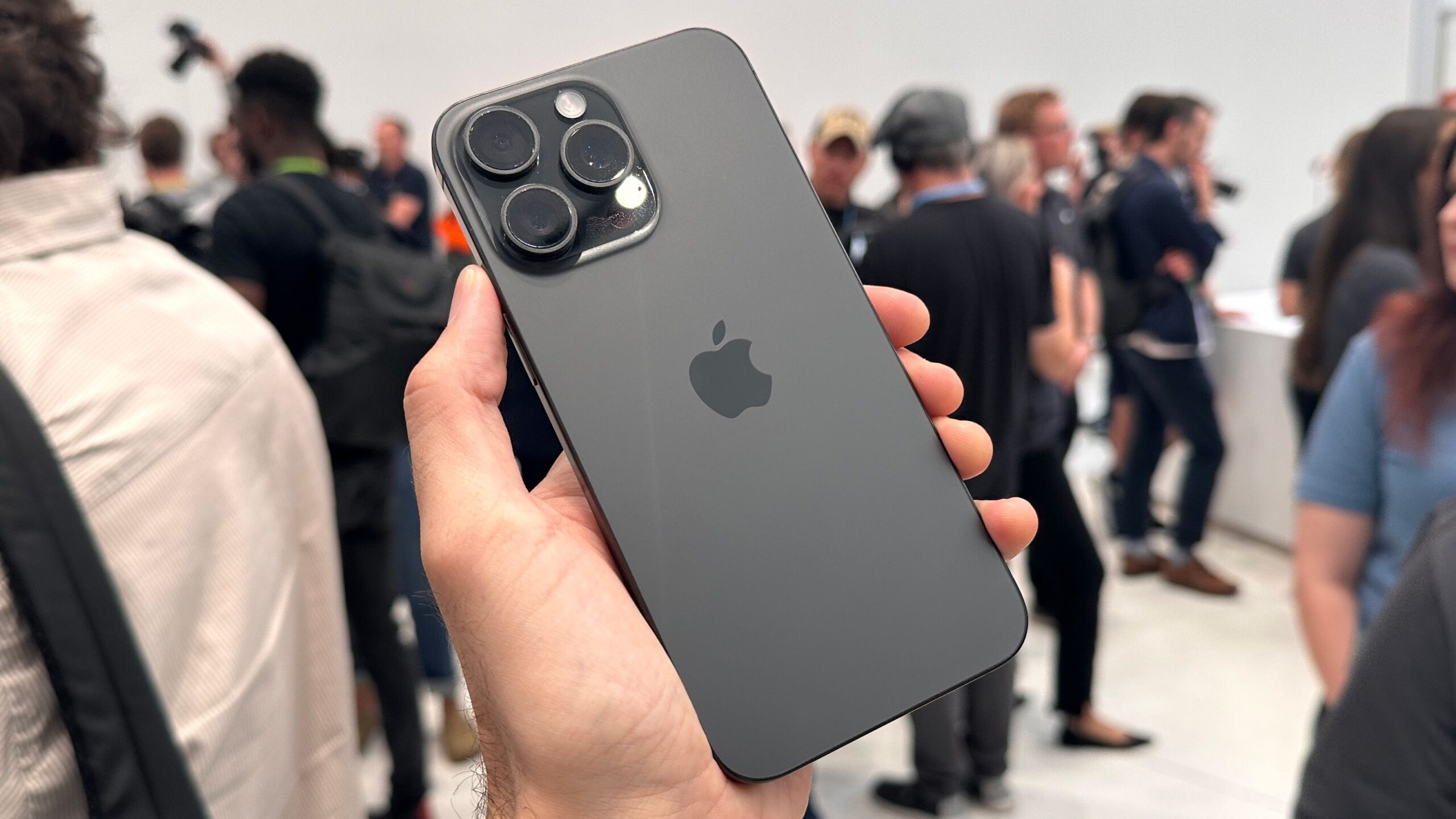 Terbaru! Apple iPhone 16 Pro Max Hadirkan Peningkatan Kapasitas Baterai