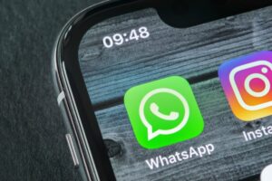 WhatsApp di iOS Perdana Hadirkan Multiple Account Support