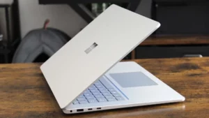 Microsoft Surface 2025 Jadi Rival Apple MacBook?